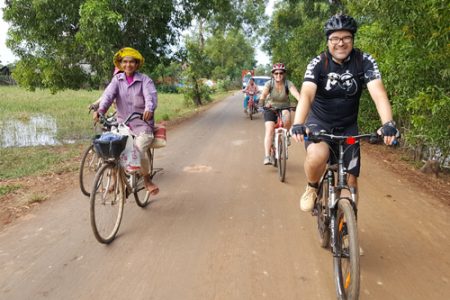 saigon_siem_reap_tour_by_bike